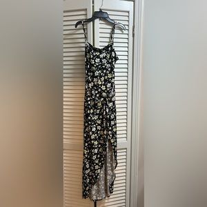 Ladies summer dress hi-Lo with knotted front.  Never worn.